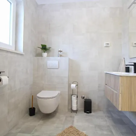 House Sanja 2278 בית נופש פולה