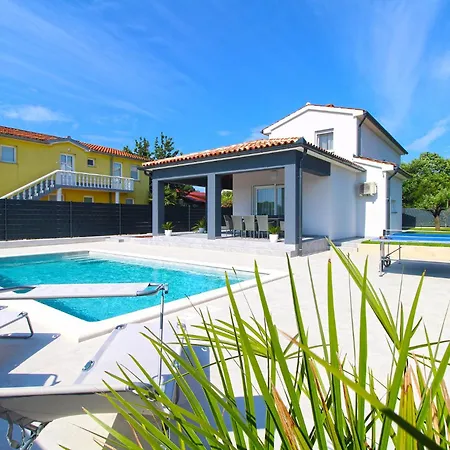 בית נופש House Sanja 2278